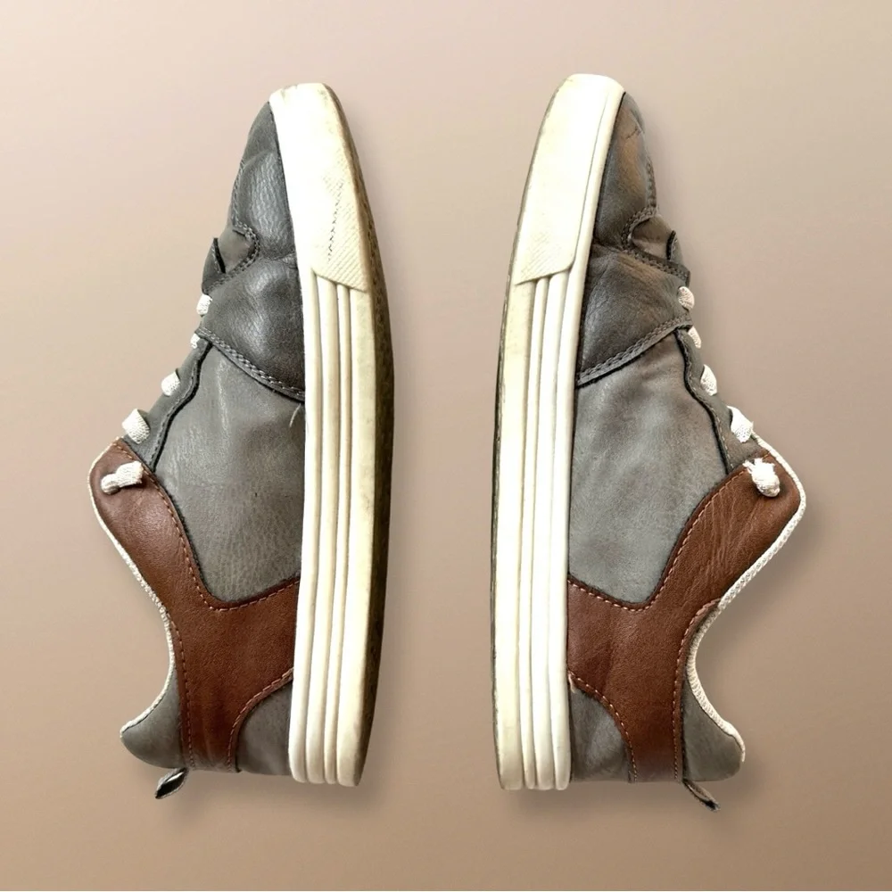 ⭐️ 5 for $25 OshKosh B’Gosh Brown & Gray Boys Sneakers Size 2